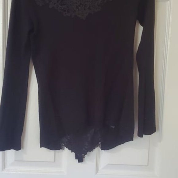 White House Black Market Bow Sweater - Picture 7 of 8